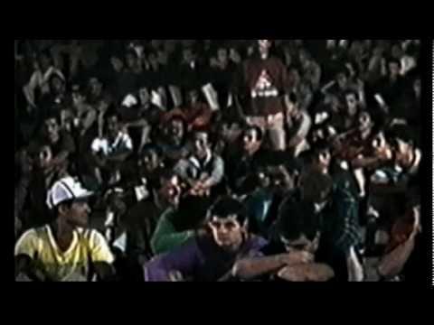 God and Devil on Top of the Wall fragman