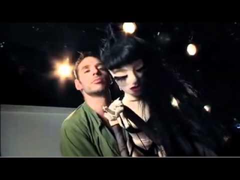 Arias With a Twist fragman