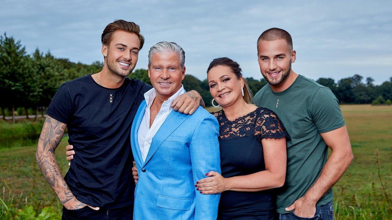 De Roelvinkjes: Effe Geen Cent Te Makken backdrop