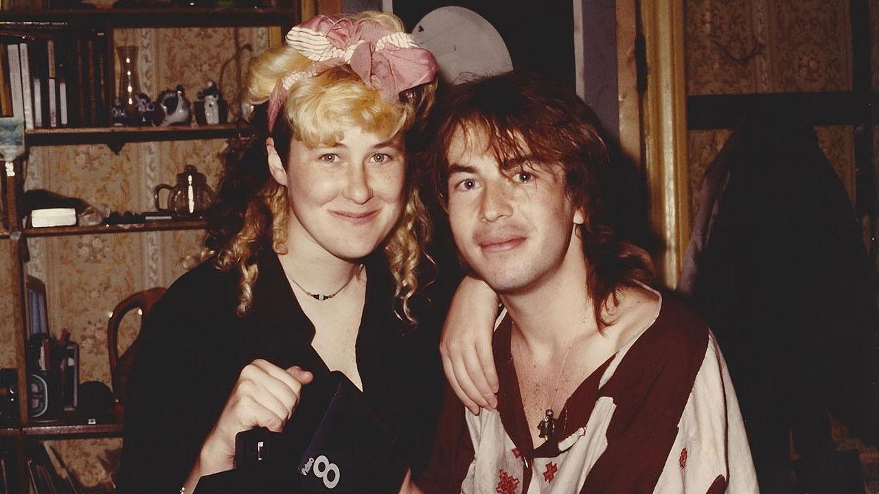 Aleksandr Bashlachev - In BG's communal apartment backdrop