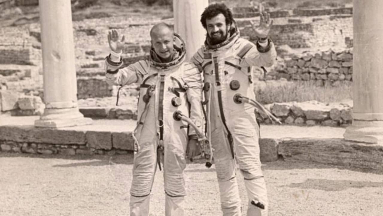 The Guest from the Future backdrop