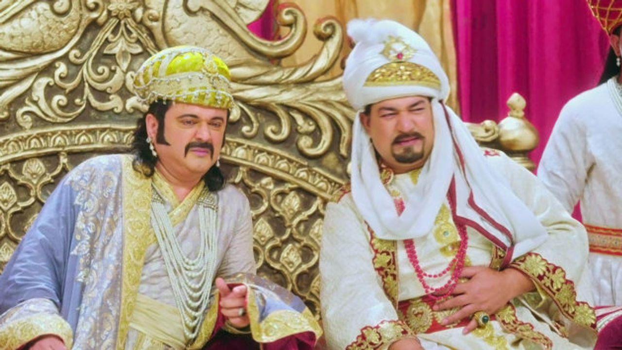 Akbar Welcomes His Friend