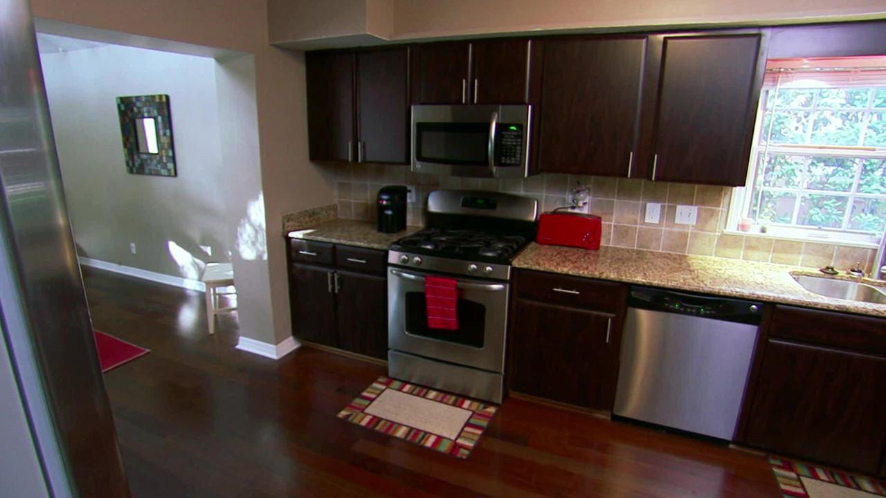 House Hunters: Where Are They Now? backdrop