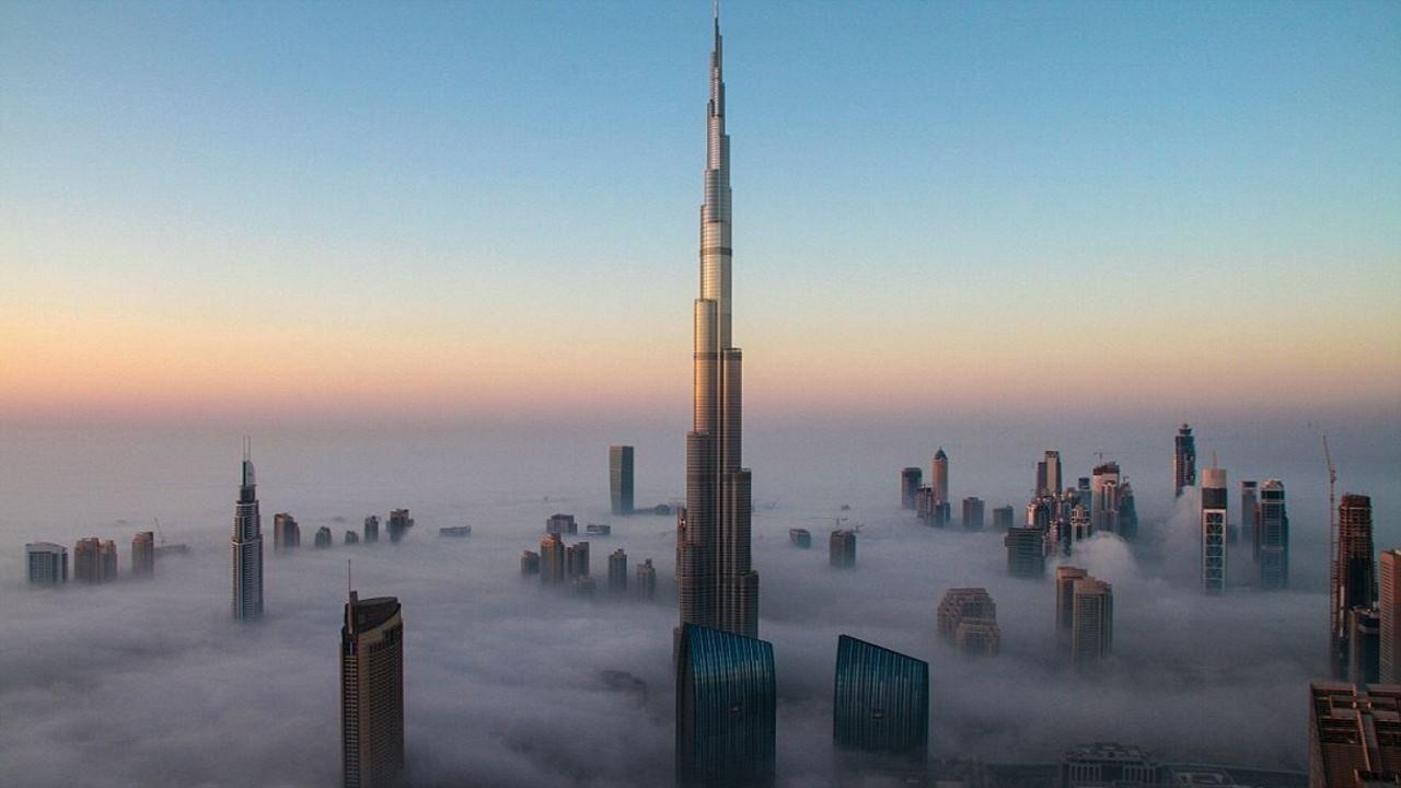 World's Tallest Skyscrapers: Beyond the Clouds backdrop