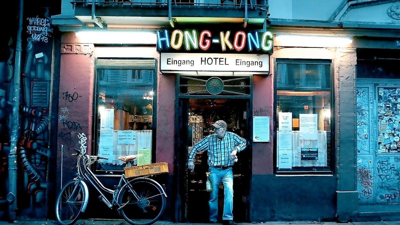 Manche hatten Krokodile backdrop