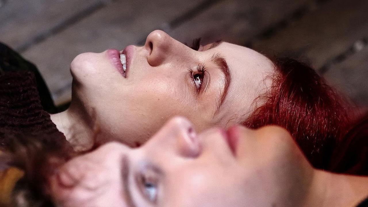 Eppure cadiamo felici backdrop