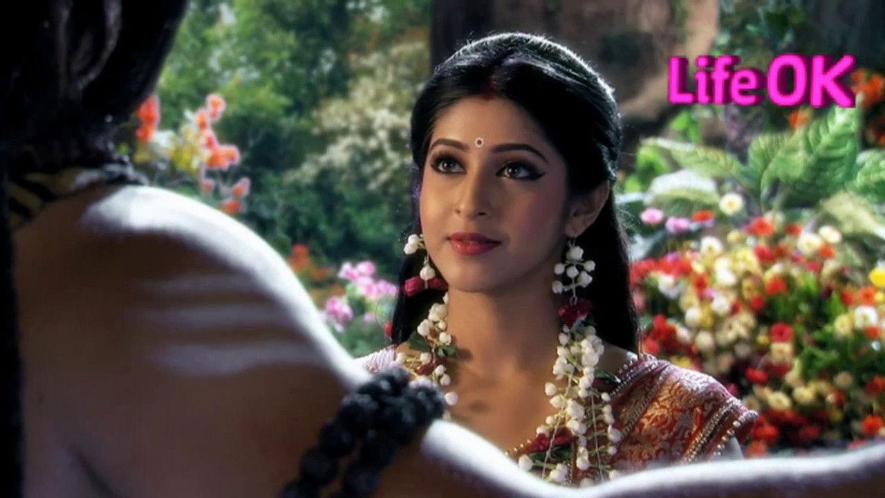 Garlands are exchanged