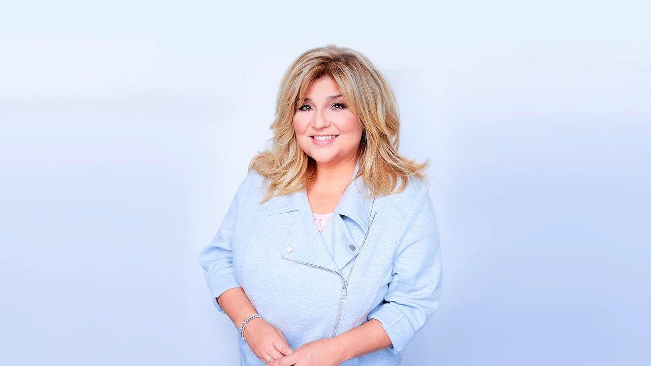 Deux filles le matin backdrop