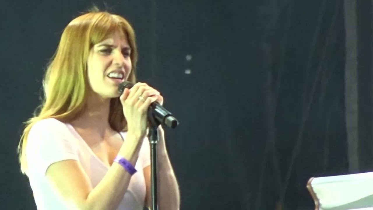 London Grammar - Rock en Seine 2022 backdrop