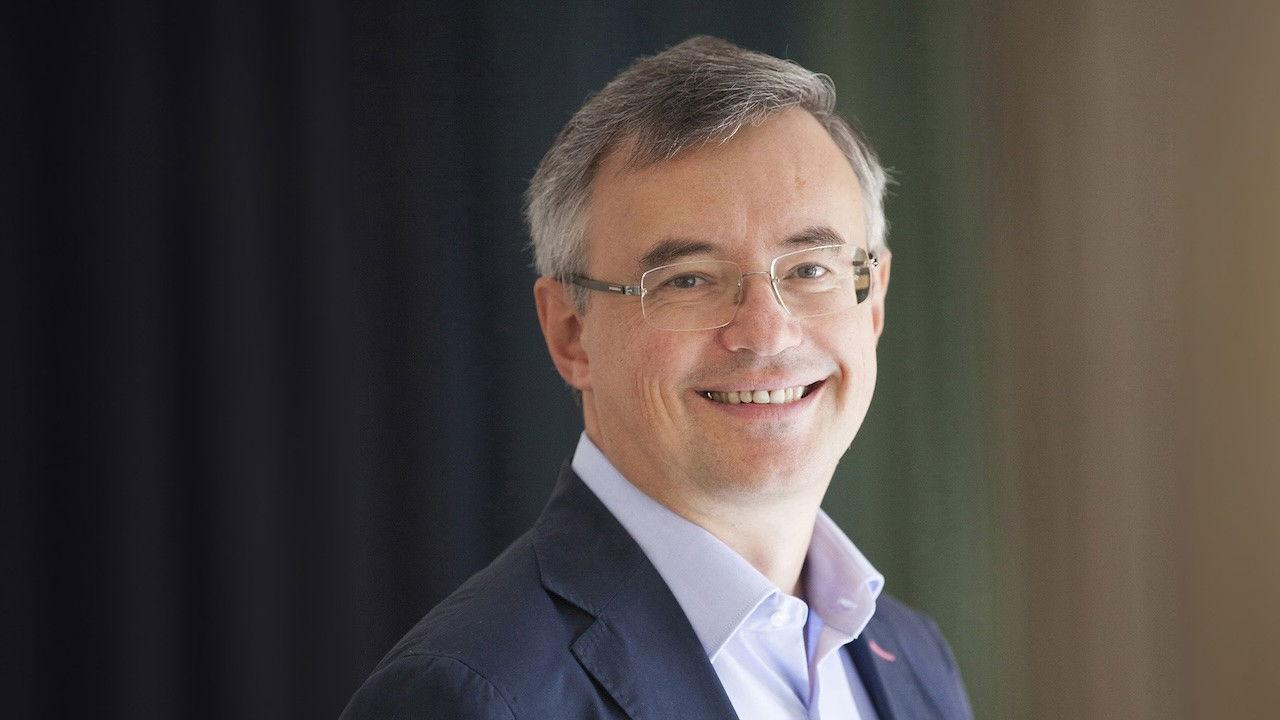 Nel secolo breve backdrop