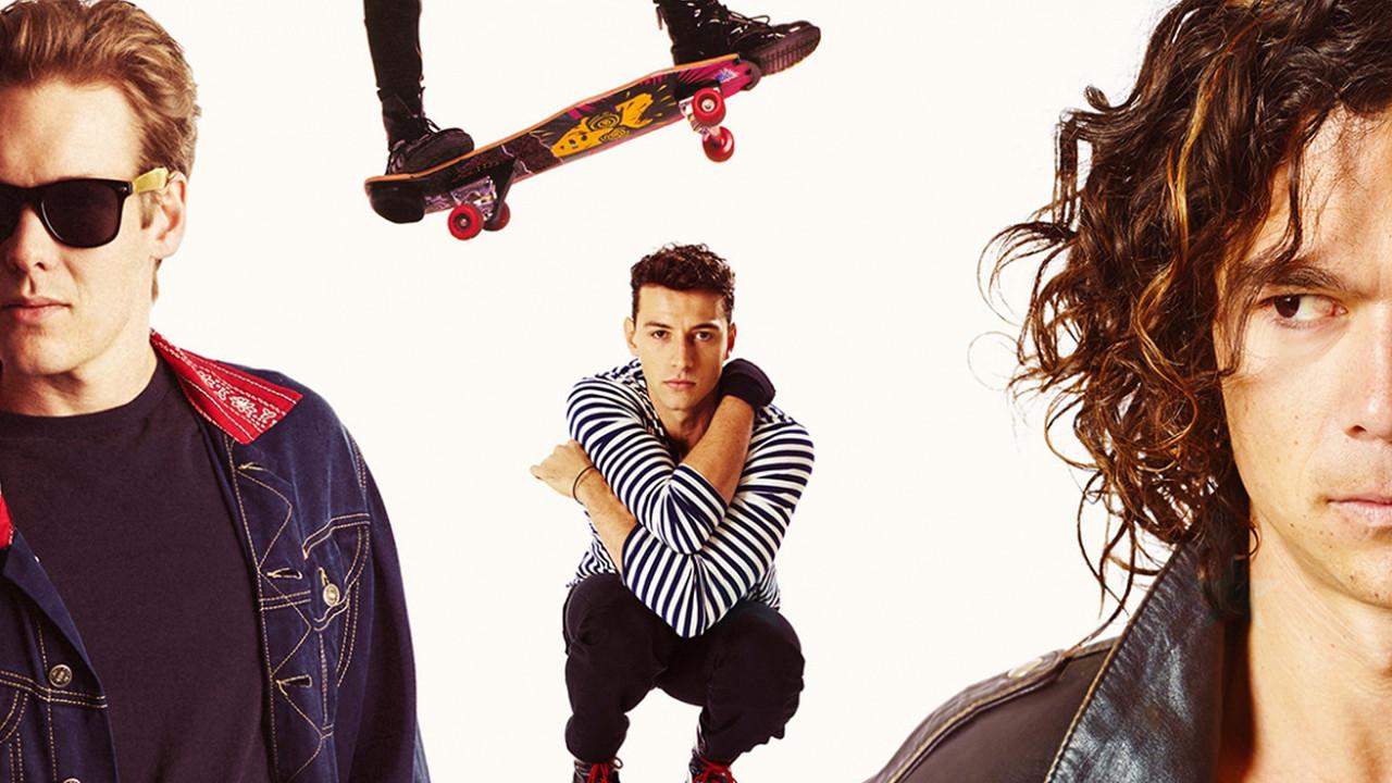 INXS : Never Tear Us Apart backdrop