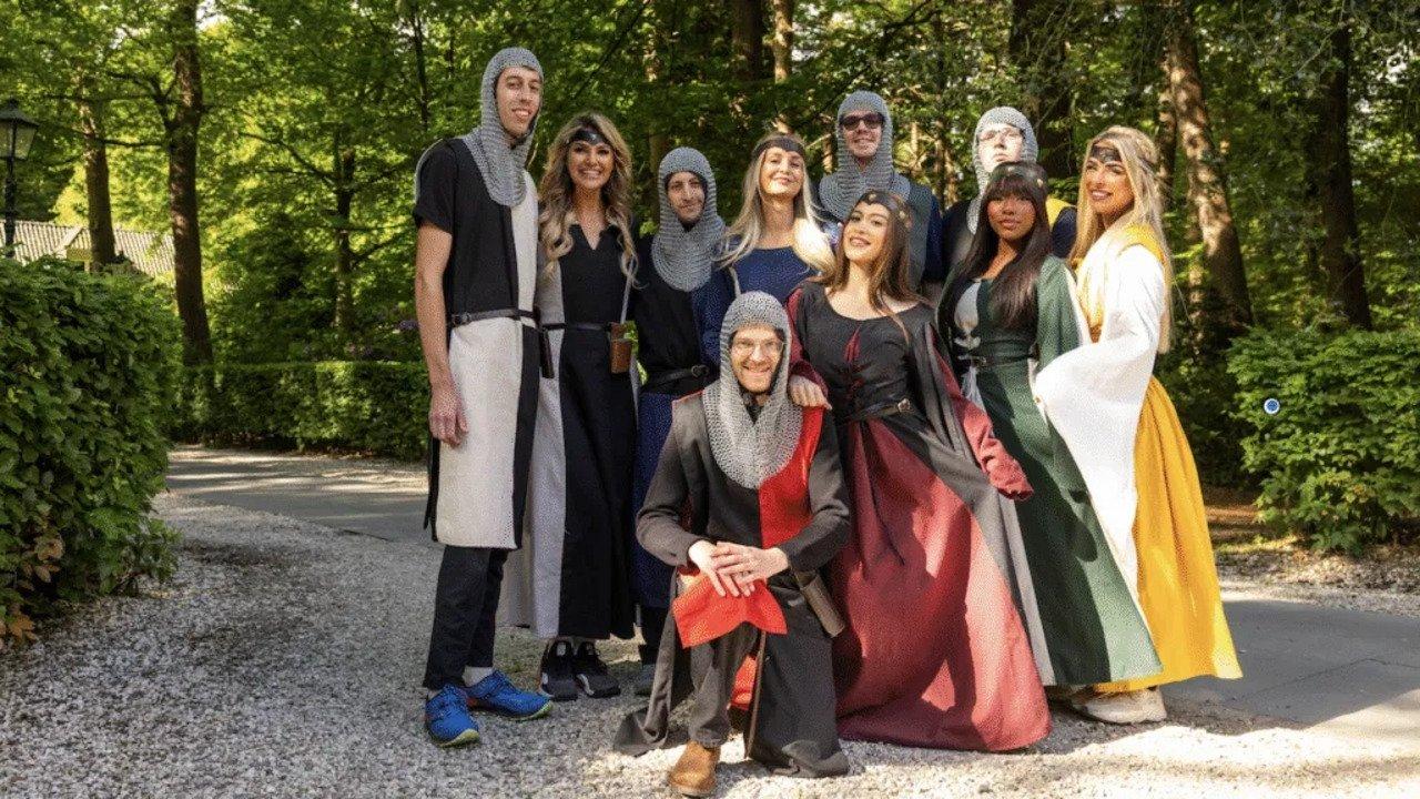 Beauty and the Geek backdrop