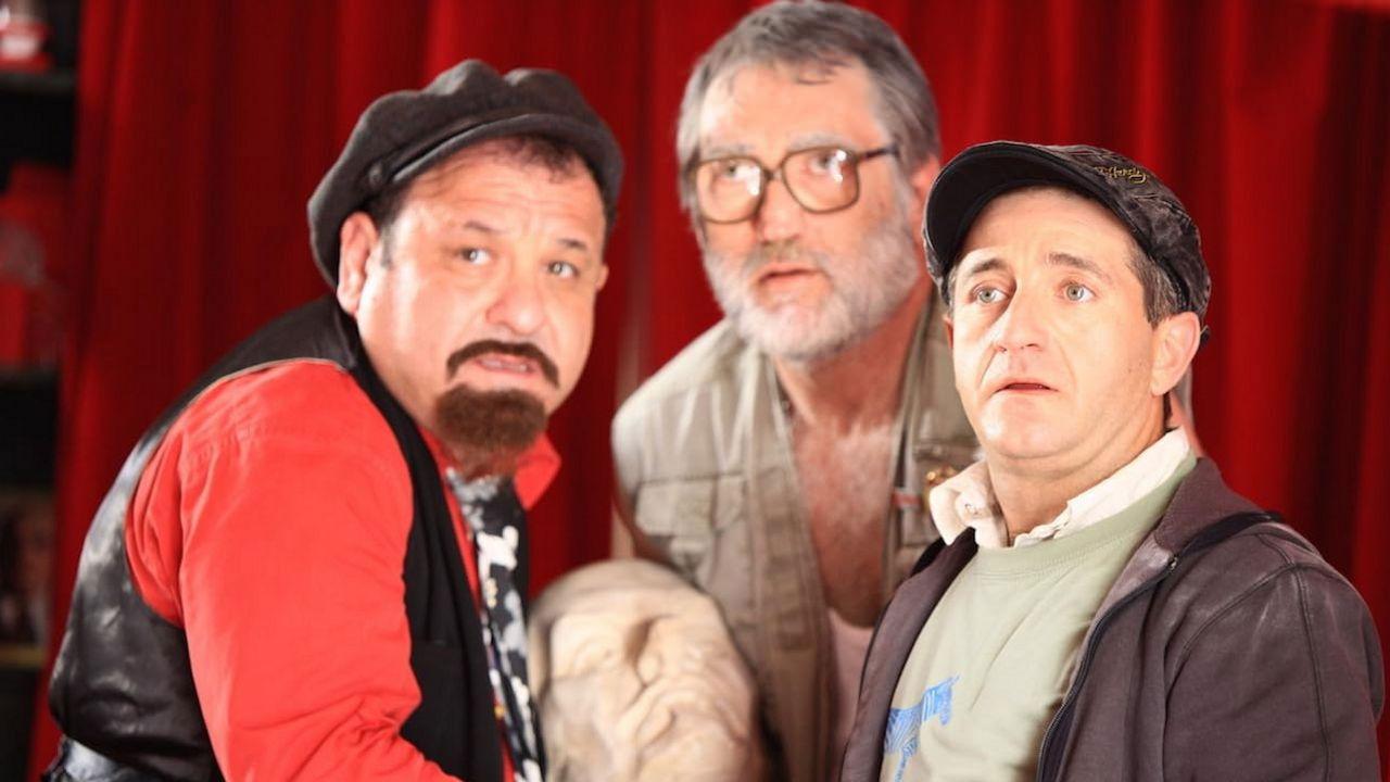 Lenin in October backdrop