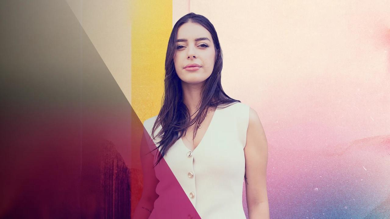 Jo soc la Raisa backdrop