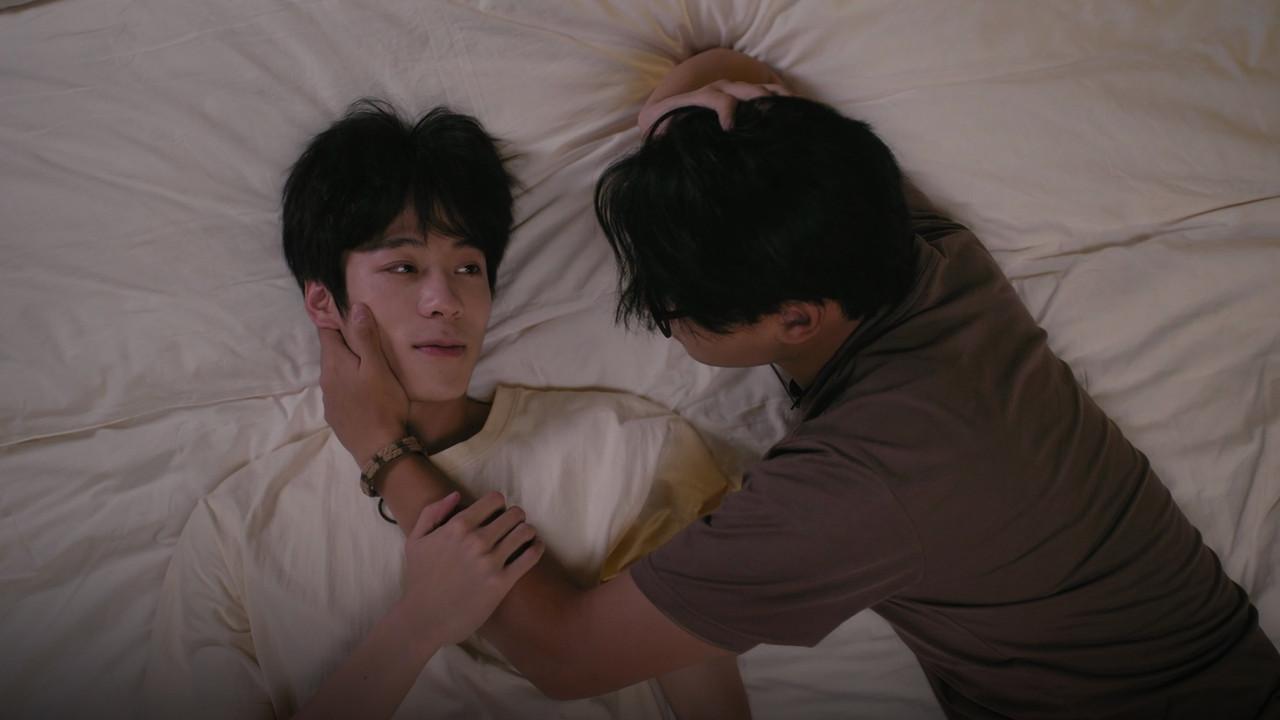 Superstar Took Off Clothes in His Bed!