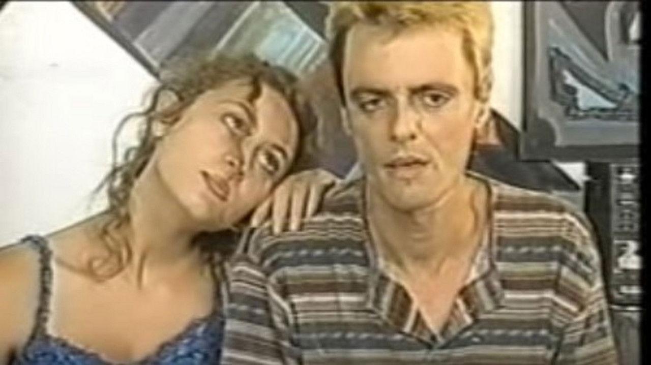 Unë, ti dhe Kasandra backdrop