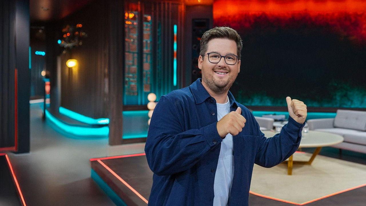 Chris Du das hin? backdrop