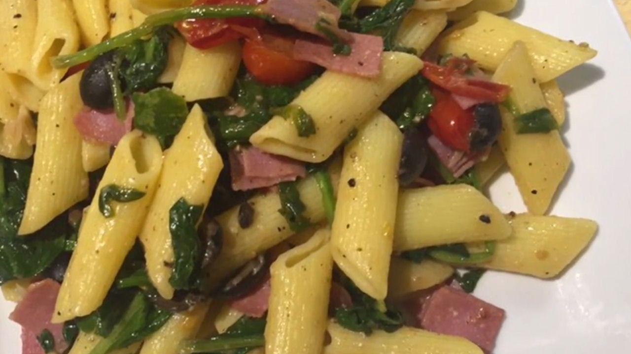 The Curry Cookbook episode 7  Salami Pasta,German Salamai with Black Olives & Spinach