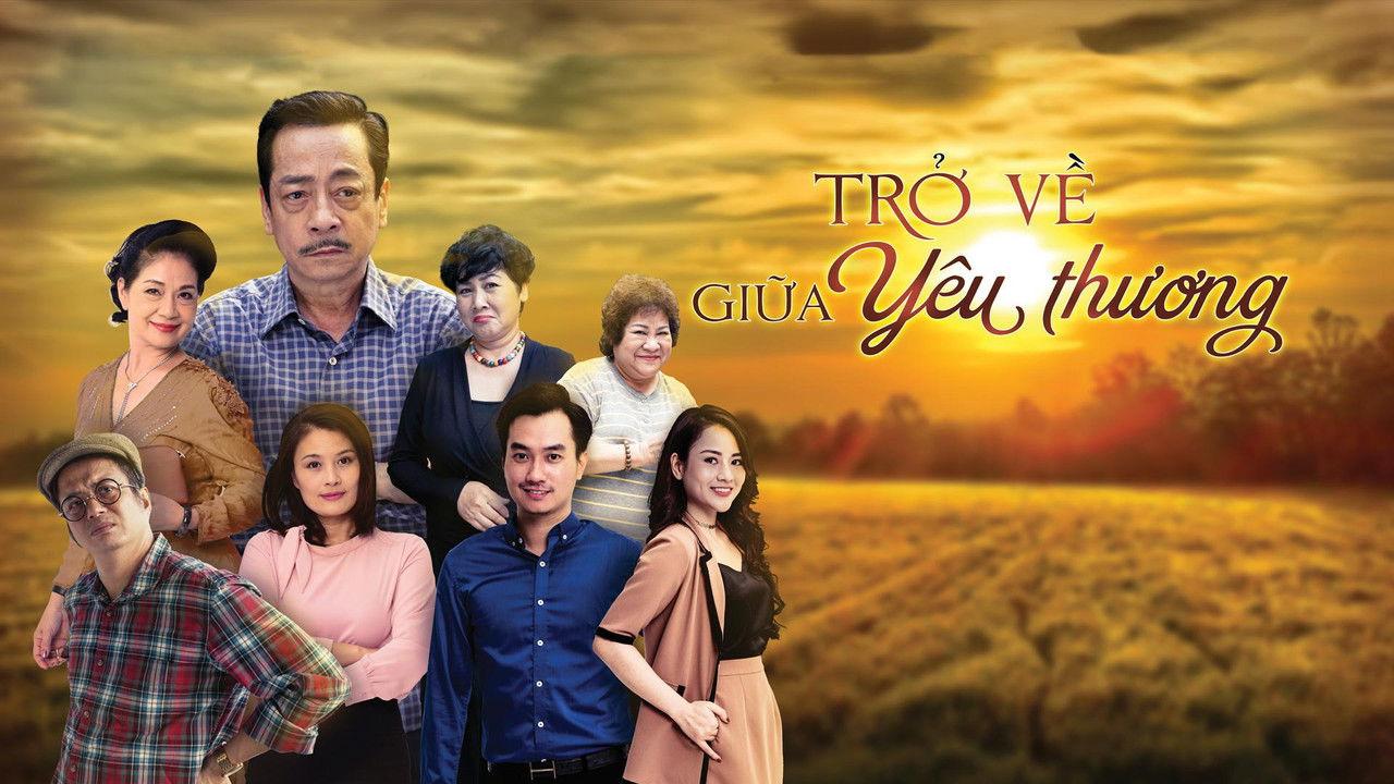 Trở Về Giữa Yêu Thương backdrop