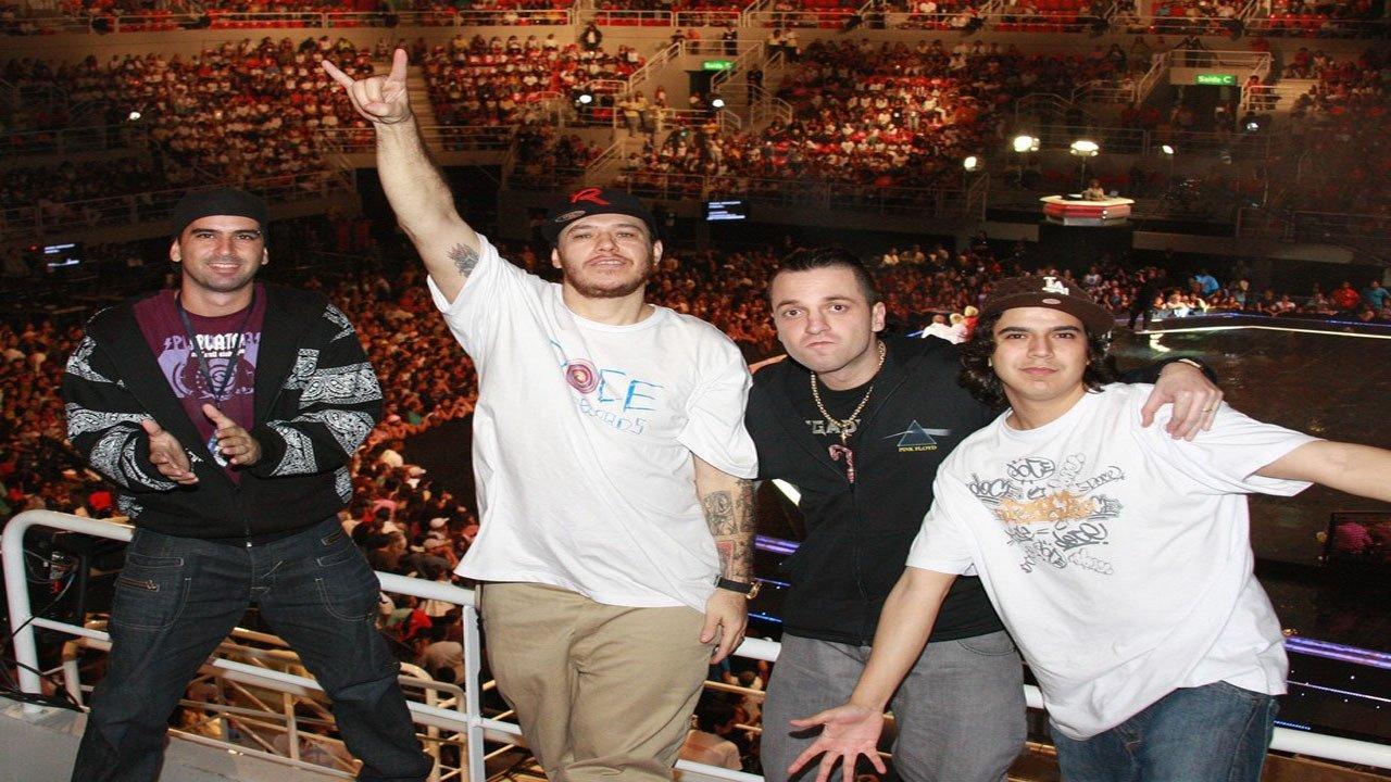 Charlie Brown Jr.: Chegou Quem Faltava backdrop