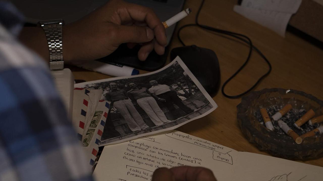 CORDERO ORDEÑADO backdrop