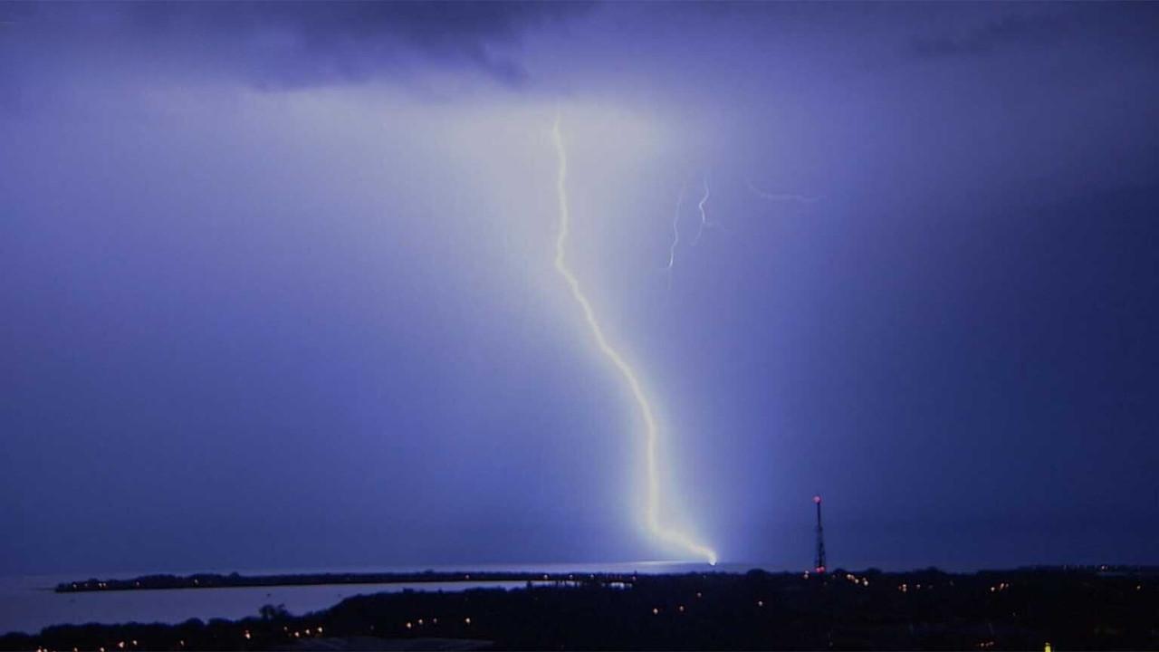 Uncovering the Mysteries of Winter Lightning