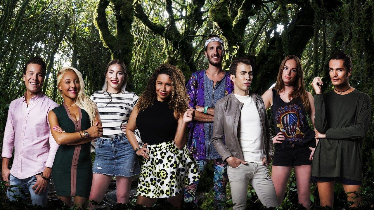 Queens of the Jungle backdrop