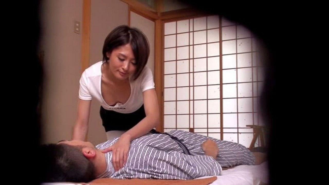 Masseuse is Wearing Kinky Bra? Is She Tempting me? Petite Body Masseuse Gets Fucked by Showing her Breast! backdrop