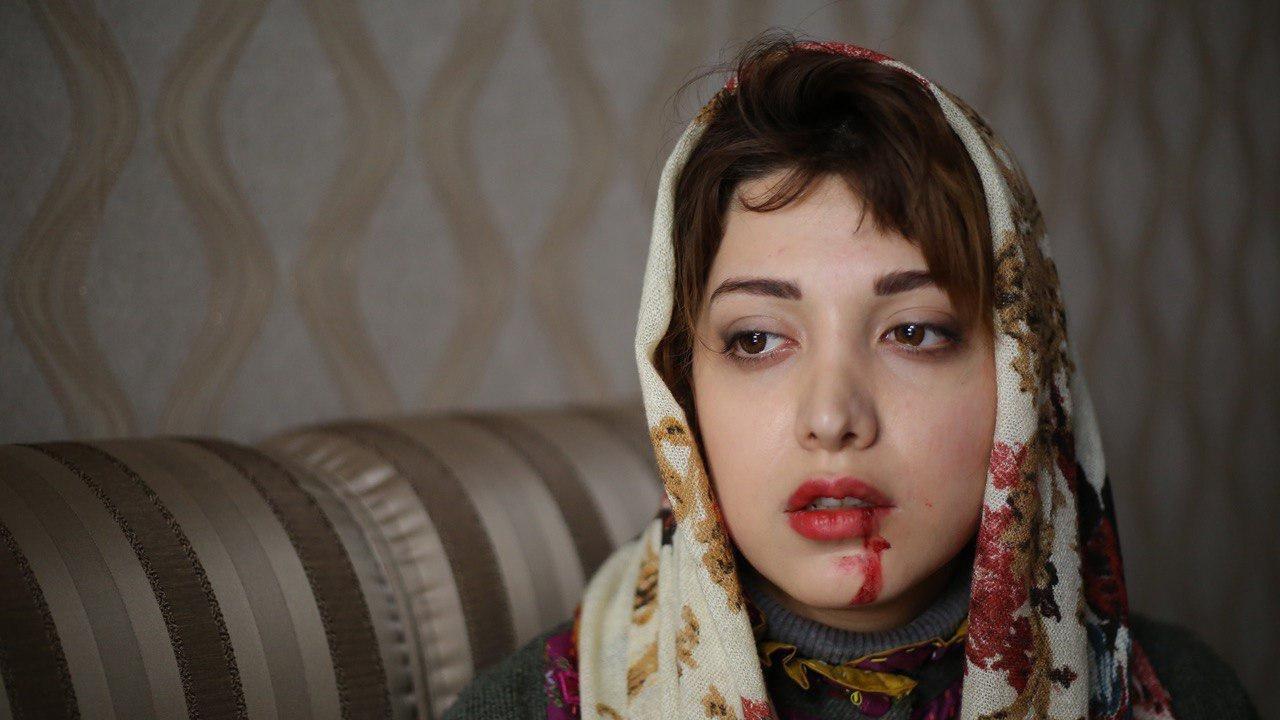 One Kilo and Twenty One Grams backdrop