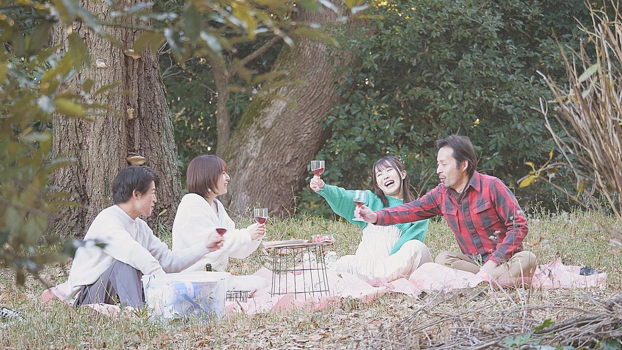 Mucha furi kaika-chû: Uwaki musume to hoteri tsuma backdrop