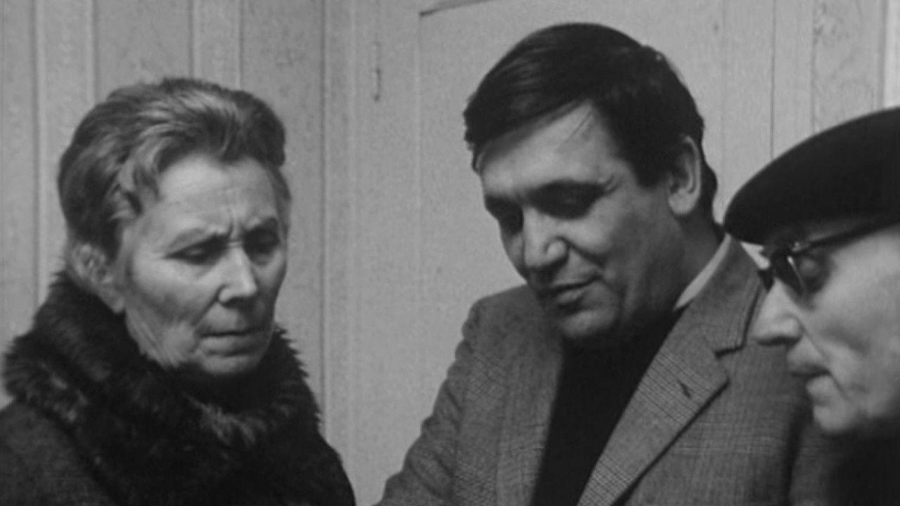 Autour de L'Enfance nue backdrop