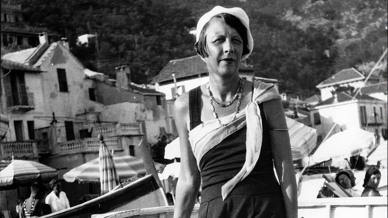 Sigrid & Isaac backdrop