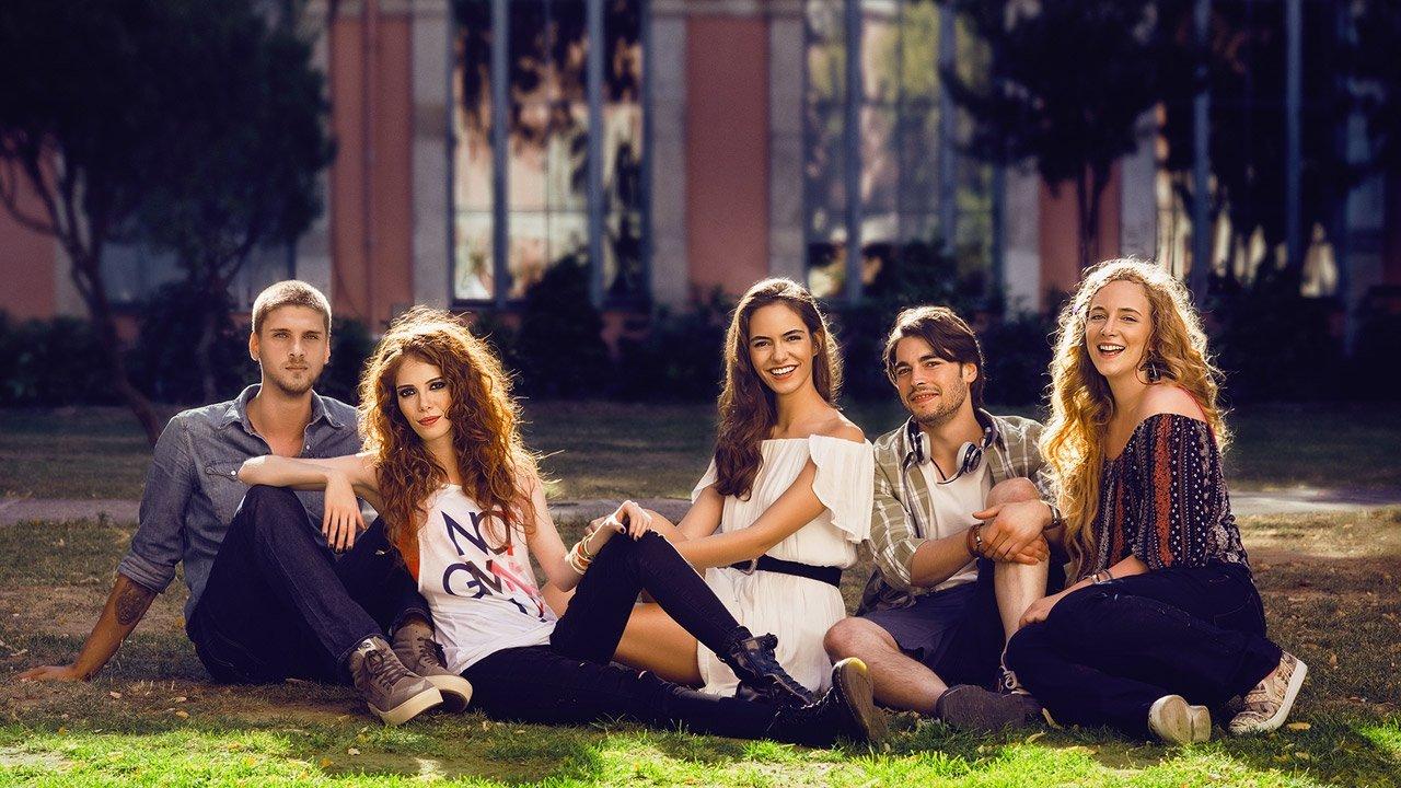 Arkadaşlar İyidir backdrop