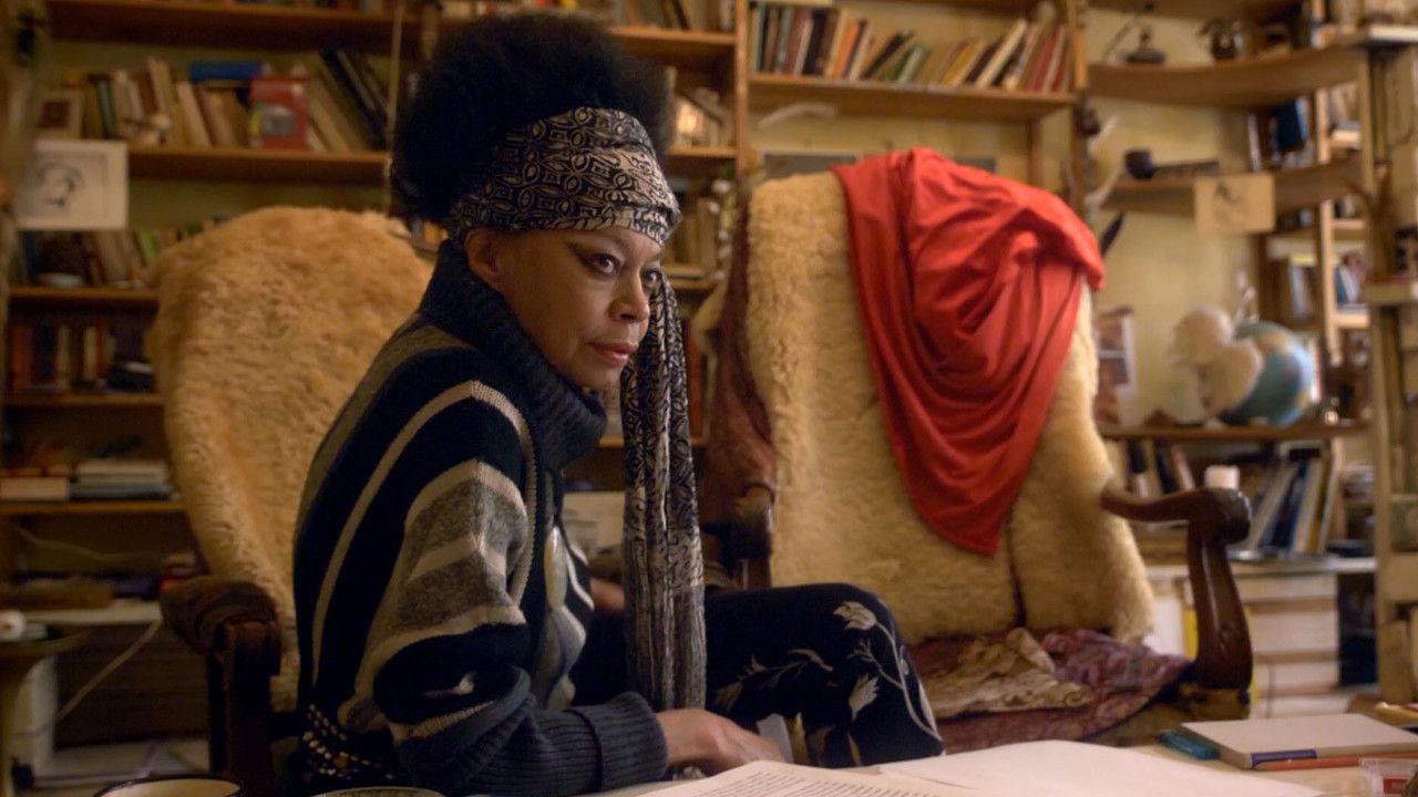 Miriam Goldschmidt – Creator of the In-between backdrop