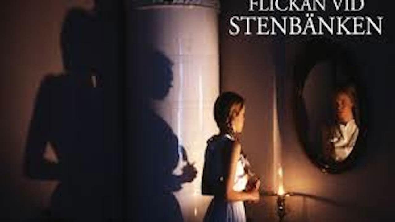 Flickan vid stenbänken backdrop