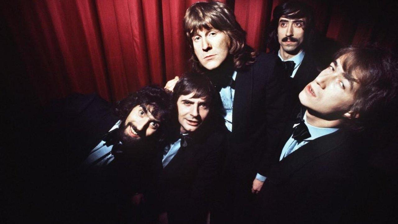 Les Charlots - Saga backdrop