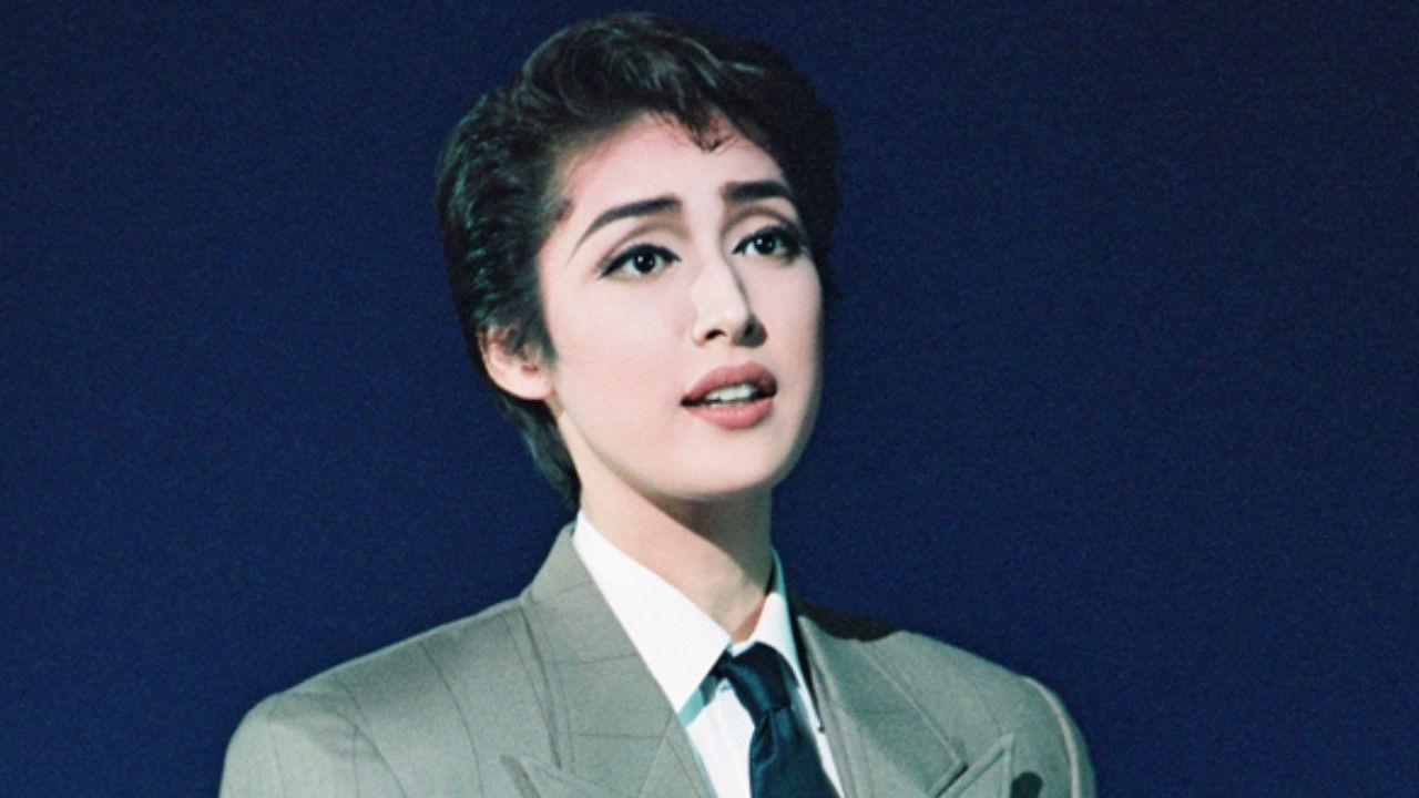 Le Mistral -The Man Who Disappeared in the Mirror- backdrop