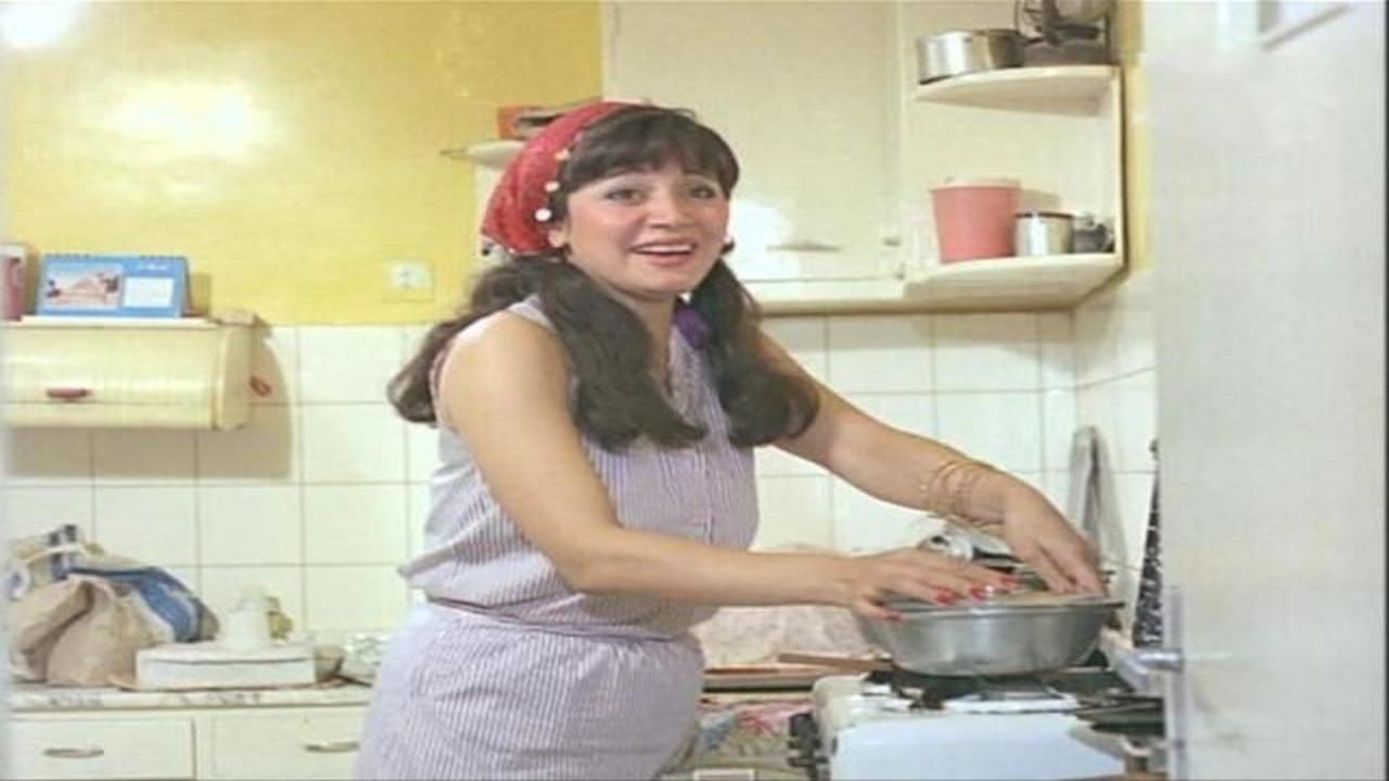 The cat is originally a lion backdrop