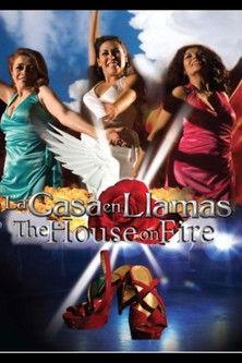 La casa en llamas film afişi