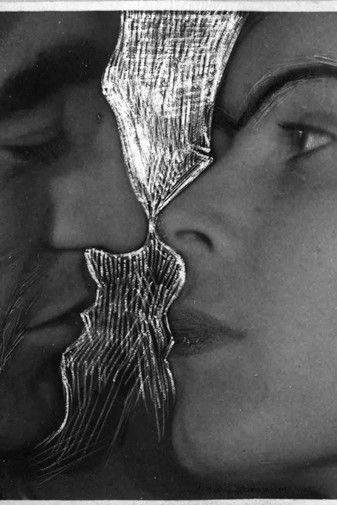 Dokhunda film afişi