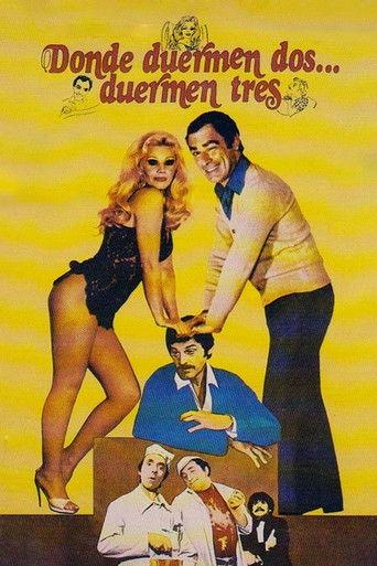 Donde duermen dos... duermen tres film afişi