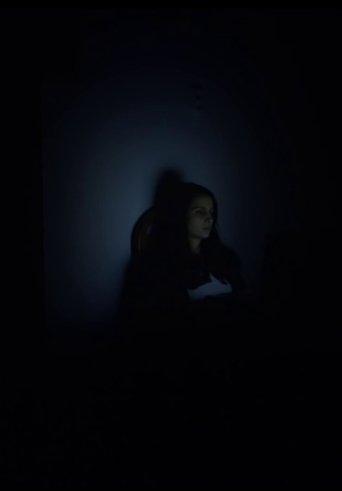 În care eroina se ascunde și apoi are parte de o întâlnire neașteptată film afişi