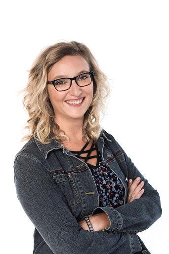 Plan large dizi afişi