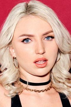 Britt Blair fotoğrafı