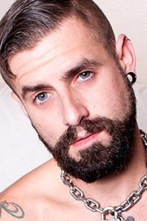 Jon Shield fotoğrafı