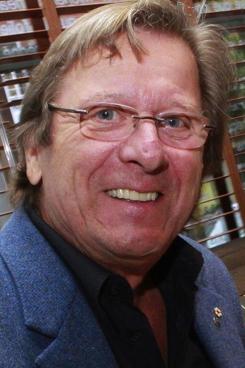 Albert Millaire fotoğrafı