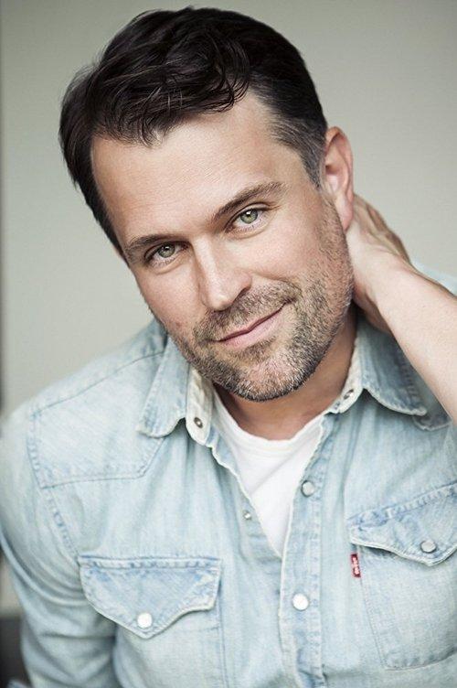 Anthony Ames fotoğrafı