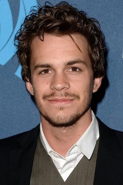 Johnny Simmons fotoğrafı