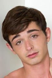 Grayson Lange fotoğrafı