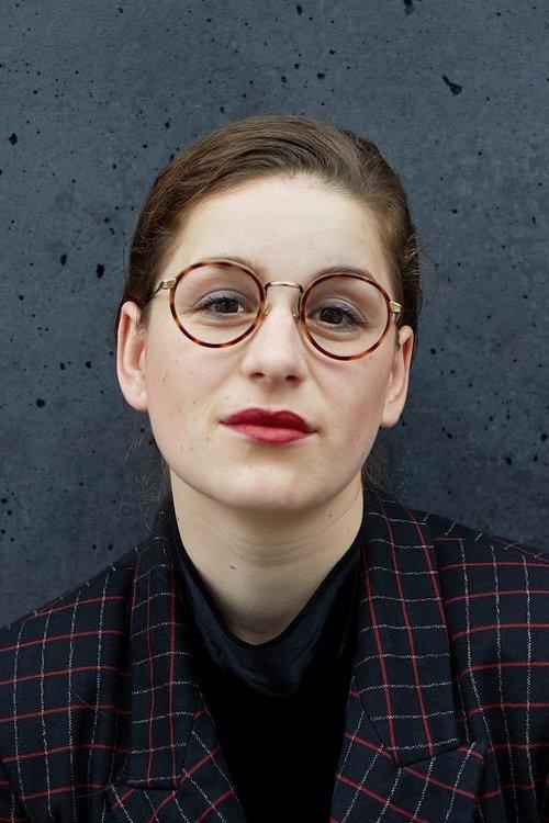 Lou Strenger fotoğrafı